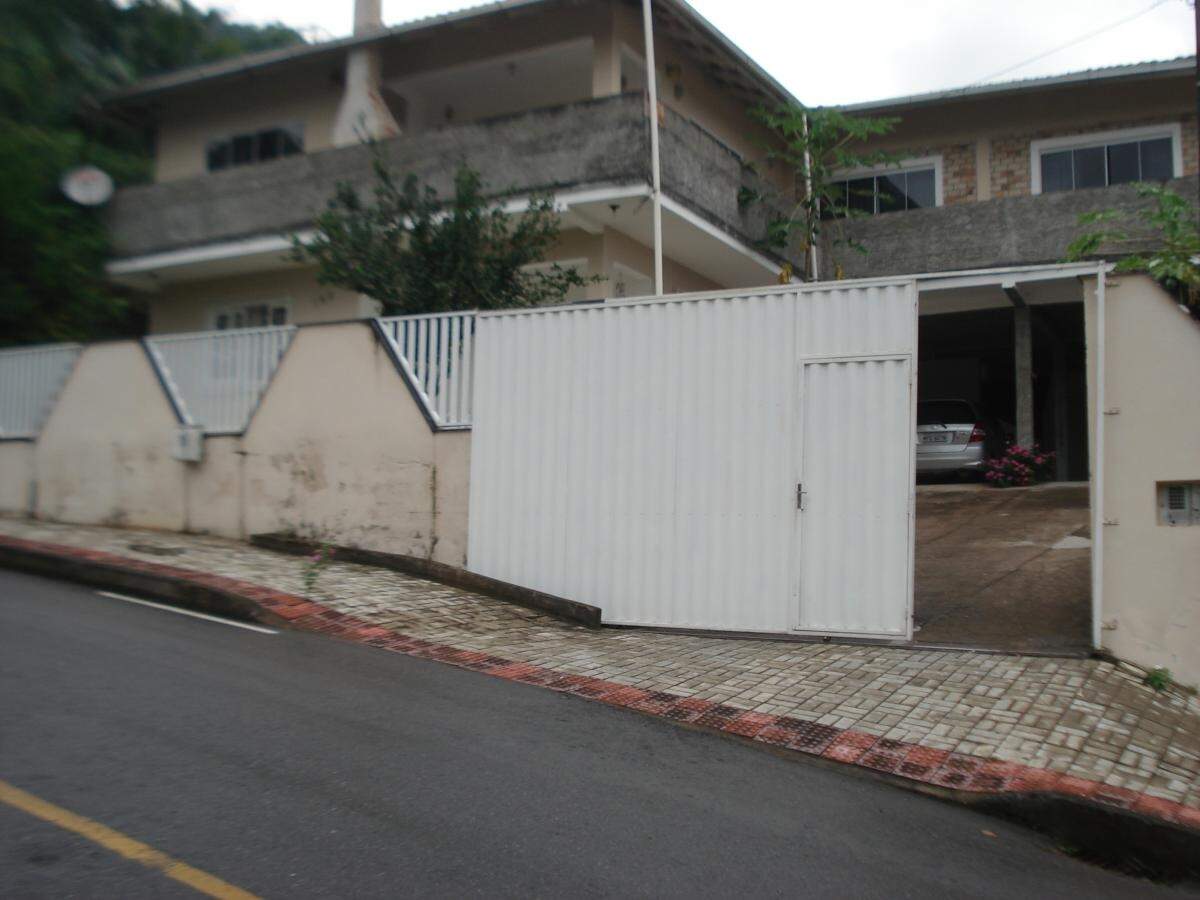 Casa à venda, 8 quartos, 4 vagas, Barra do Rio Molha - Jaraguá do Sul/SC