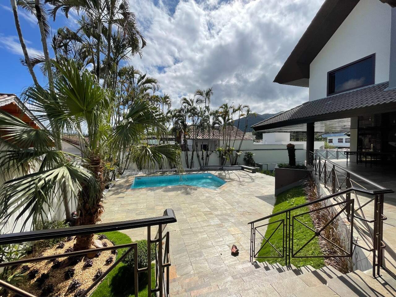 Imagem Casa à venda, 1 quarto, 3 suítes, 4 vagas, Vila Lenzi - Jaraguá do Sul/SC
