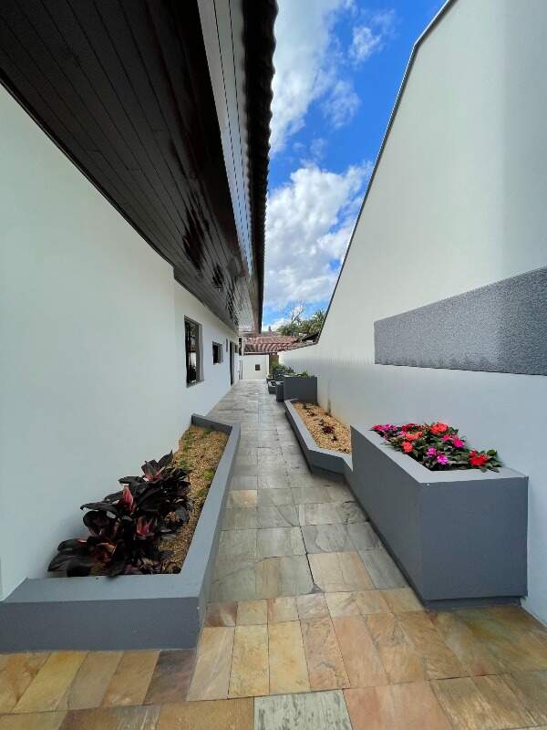 Imagem Casa à venda, 1 quarto, 3 suítes, 4 vagas, Vila Lenzi - Jaraguá do Sul/SC