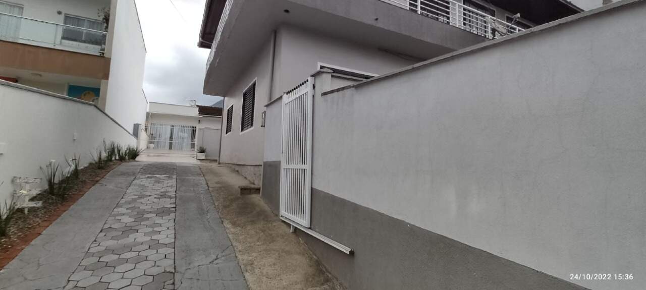 Imagem Prédio Sobrado à venda, 7 quartos, 2 vagas, Ilha da Figueira - Jaraguá do Sul/SC