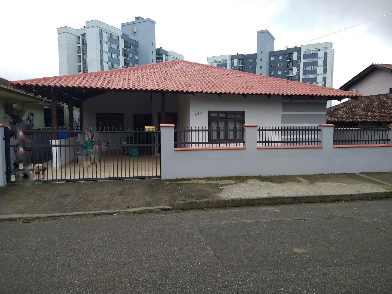 Casa com três dormitórios a venda no bairro João Pessoa em Jaraguá do Sul