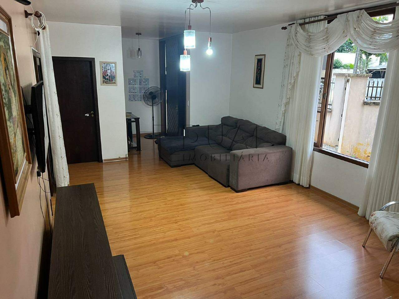 Imagem Casa residencial com potencial comercial com 270 m² semi mobiliado à venda no bairro Centro de Jaraguá do Sul