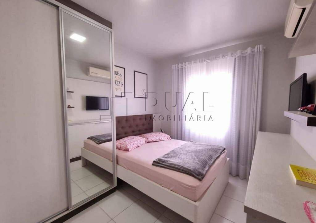 Geminado com 122,70m² à venda no bairro Amizade.