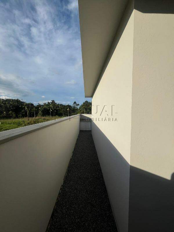 Imagem Geminado com suíte + 02 dormitórios com 108,00m² à venda no bairro Jaraguá 84 em Jaraguá do Sul