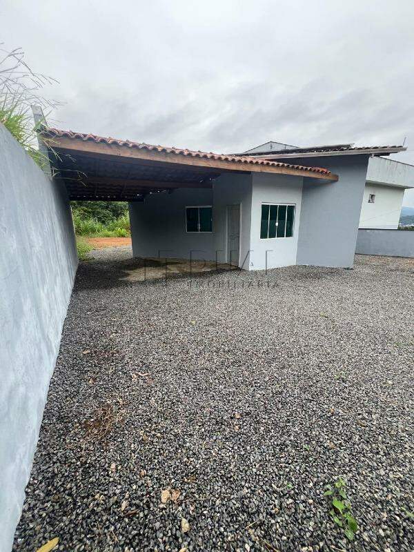 Casa a venda com 2 dormitórios no bairro Amizade em Jaraguá do Sul