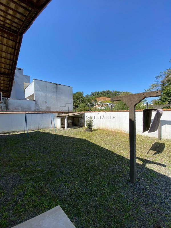 Imagem Casa com 120,00m² à venda no bairro Amizade em Jaraguá do Sul.