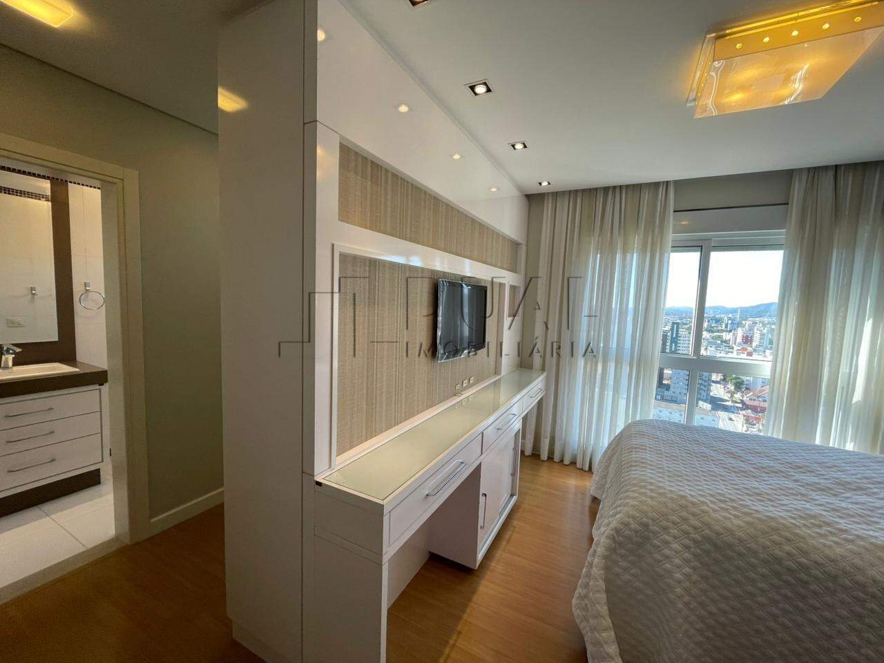 Imagem Apartamento à venda, 3 quartos, 3 suítes, 6 vagas, Centro - Jaraguá do Sul/SC