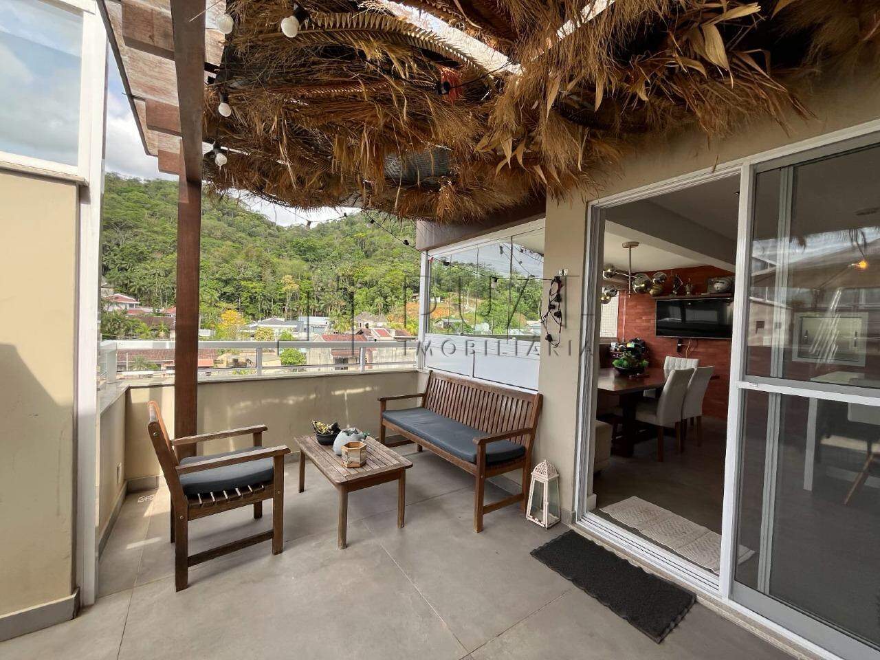 Cobertura com 202,31m² mobiliada à venda no bairro Vila Nova em Jaraguá do Sul