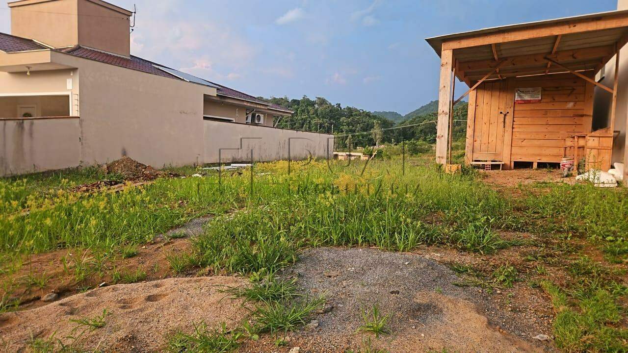 Terreno no loteamento Montreal no bairro Três Rios do Norte em Jaraguá do Sul
