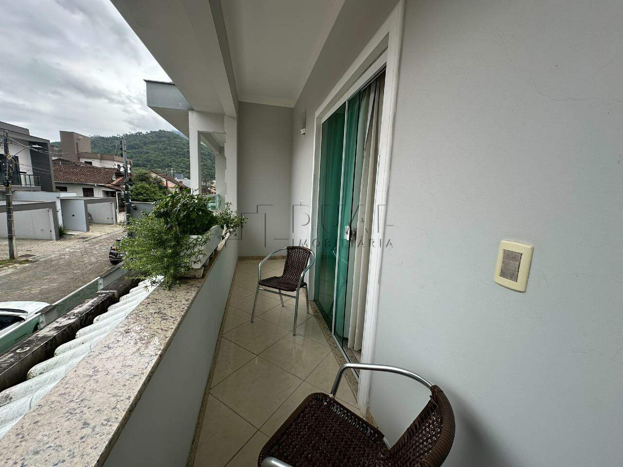 Imagem Casa Alto Padrão no Centro com Piscina e Área de Festas