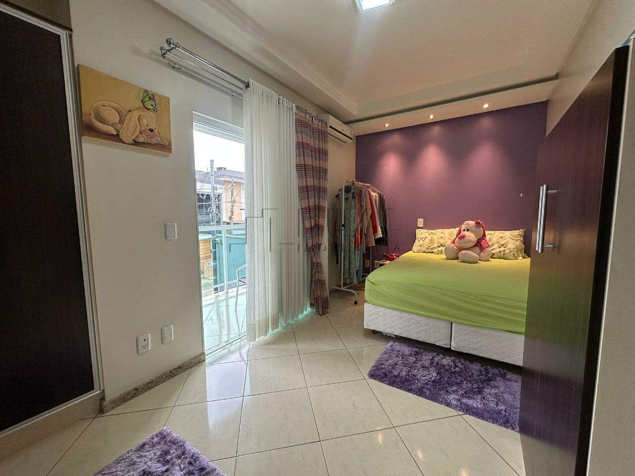 Imagem Casa Alto Padrão no Centro com Piscina e Área de Festas