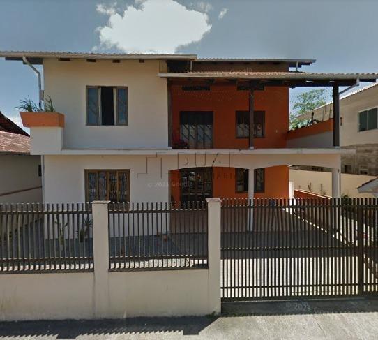 Sobrado à Venda no Bairro Amizade – 6 Dormitórios, 4 Banheiros e Potencial para Renda Extra