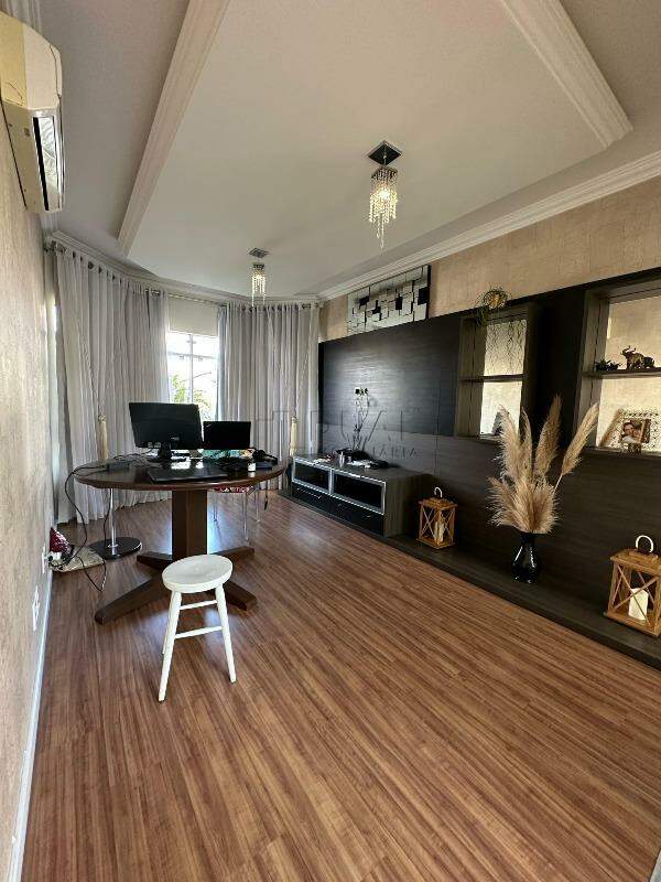 Imagem Casa à venda, 4 quartos, sendo 2 suítes, Jaraguá Esquerdo - Jaraguá do Sul/SC