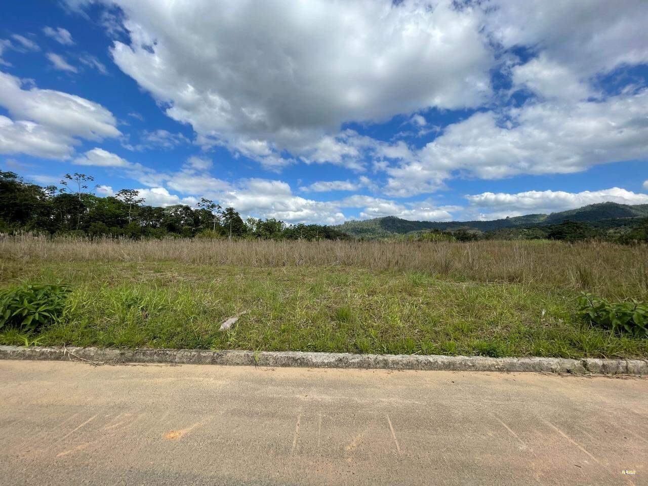 Imagem Terreno a venda no bairro Três Rios do Norte