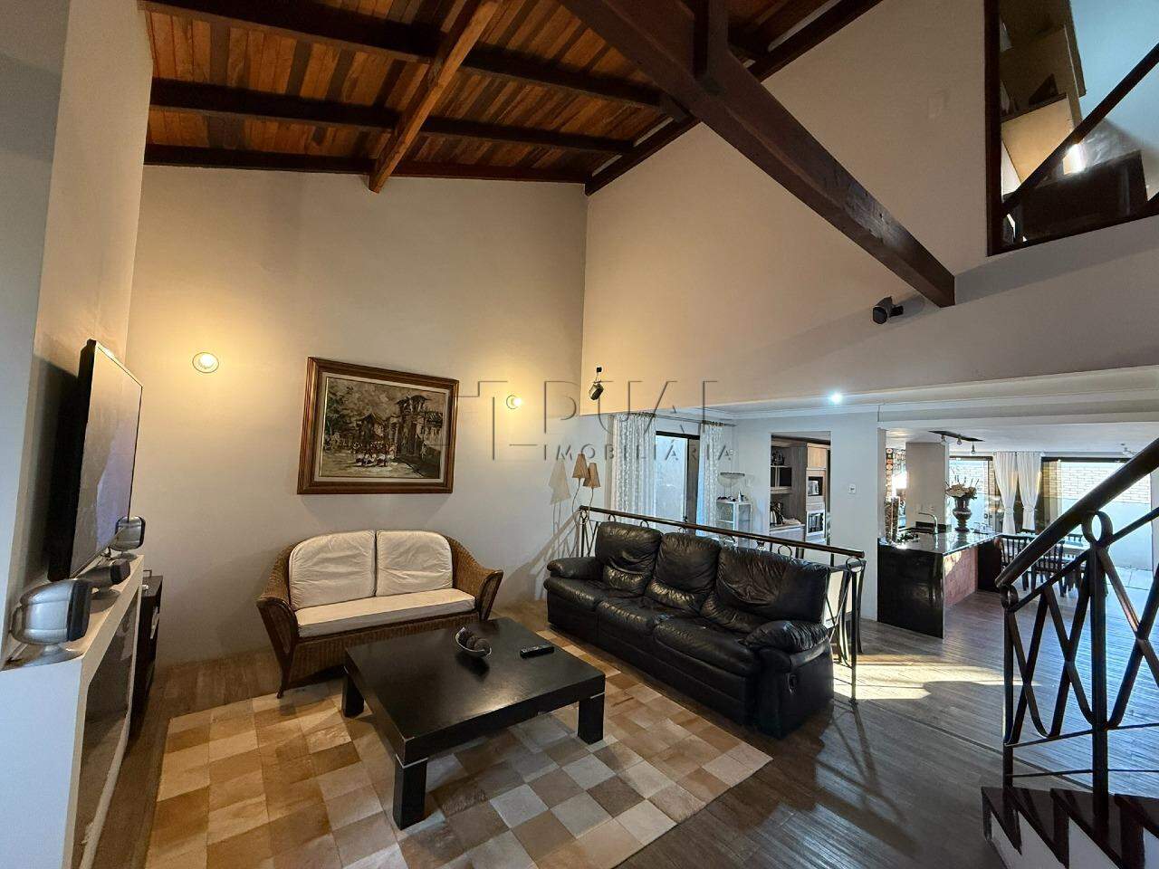 Imagem Casa próxima ao centro da cidade, no bairro Vila Nova