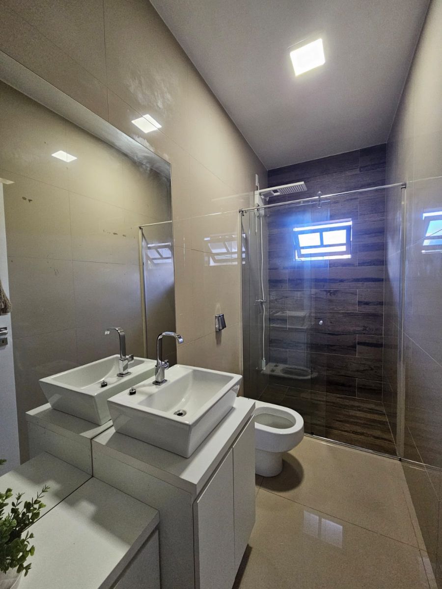 Imagem Sobrado à venda no bairro Amizade com 3 quartos rua tranquila e excelente localização!
