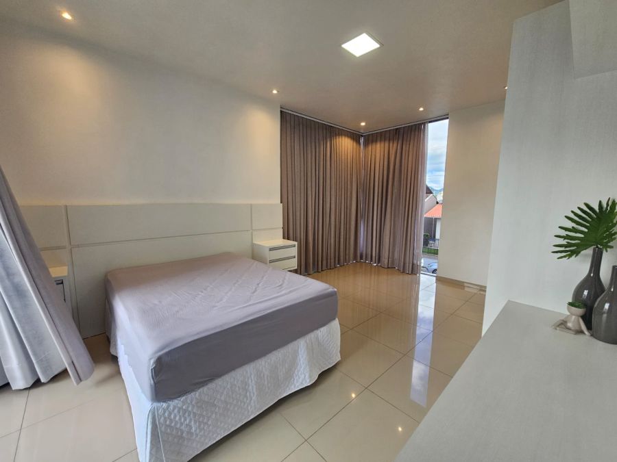 Imagem Sobrado à venda no bairro Amizade com 3 quartos rua tranquila e excelente localização!