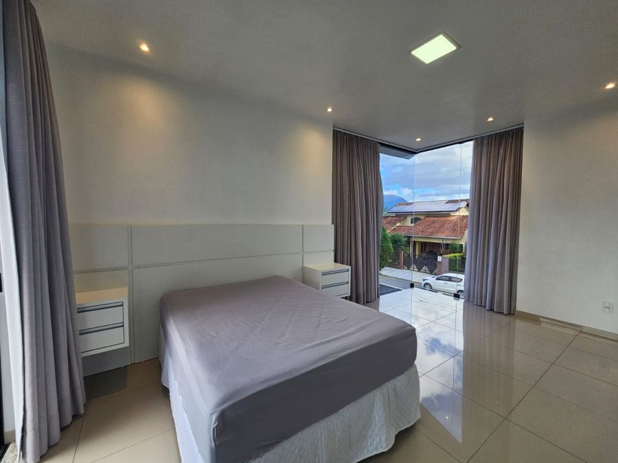 Imagem Sobrado à venda no bairro Amizade com 3 quartos rua tranquila e excelente localização!