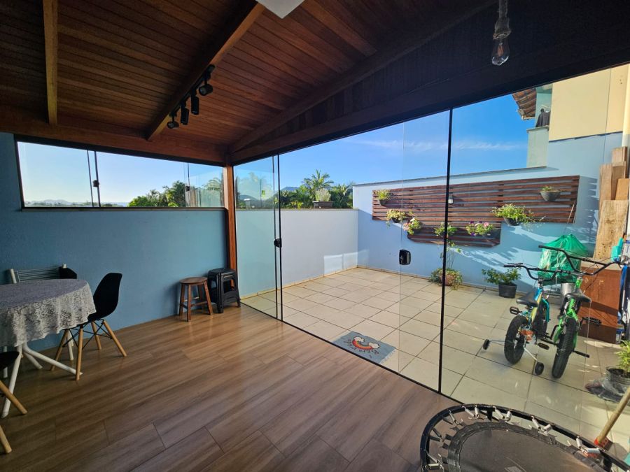 Apartamento térreo semi mobiliado com giardino no bairro Três Rios do Sul em Jaraguá do Sul