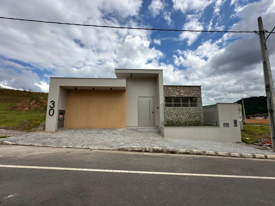 Casa Alto Padrão à venda no Bairro - 181m2