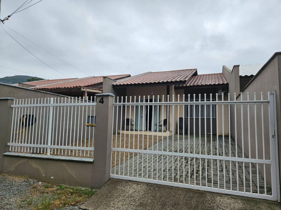 Imagem Casa geminada aconchegante, ideal para quem busca conforto, praticidade e contato com a natureza no dia a dia.