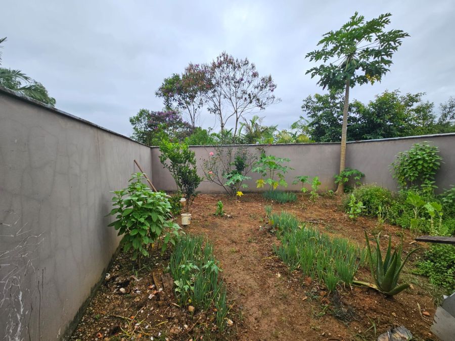 Imagem Casa geminada aconchegante, ideal para quem busca conforto, praticidade e contato com a natureza no dia a dia.