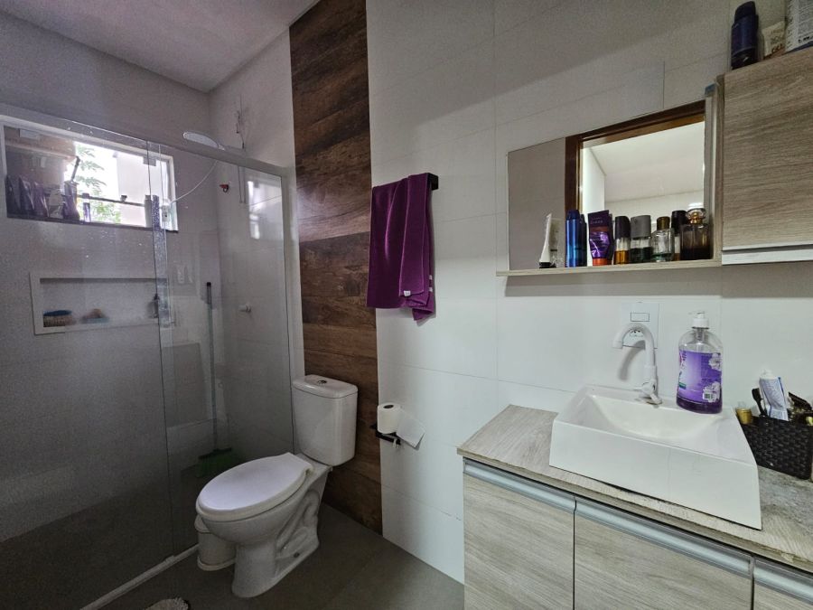 Imagem Casa geminada aconchegante, ideal para quem busca conforto, praticidade e contato com a natureza no dia a dia.