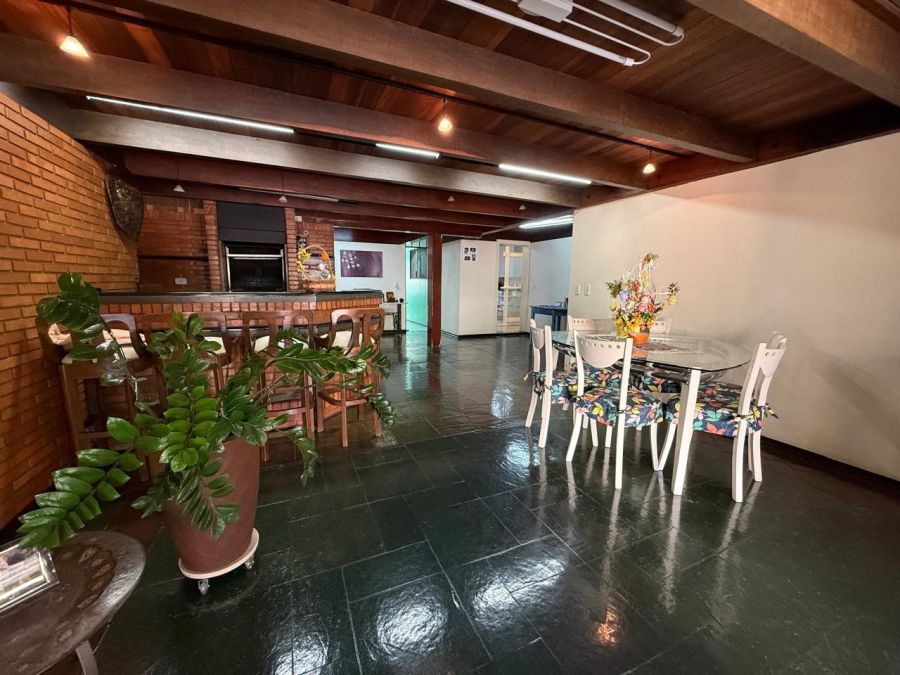 Imagem Amplo terreno com casa à venda no centro de Jaraguá do Sul - com grande potencial para prédio residencial ou comercial