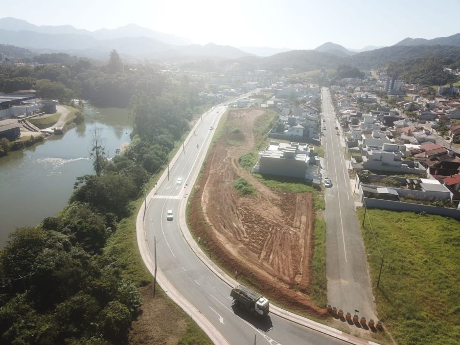Imagem Terreno comercial no Amizade com vista para o Rio com 364m²