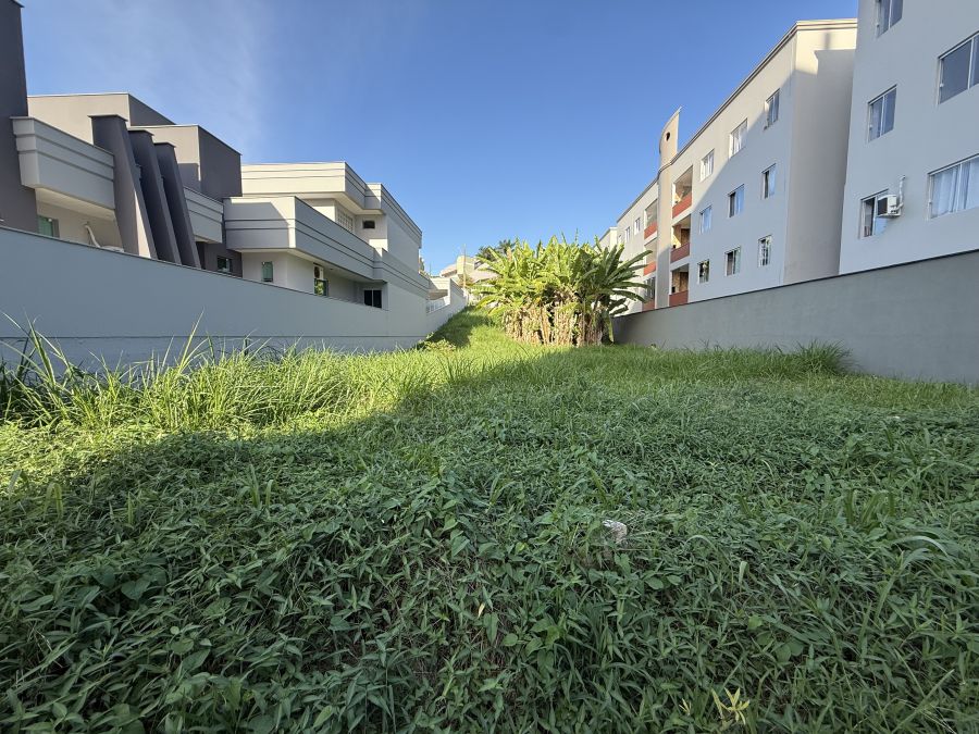 Terreno comercial no Centro de Jaraguá do Sul com 2 frentes 797m²