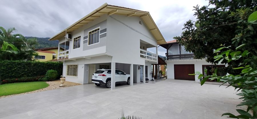 Casa 3 Qts no Czerniewicz: Vista Rio e Perto do Centro