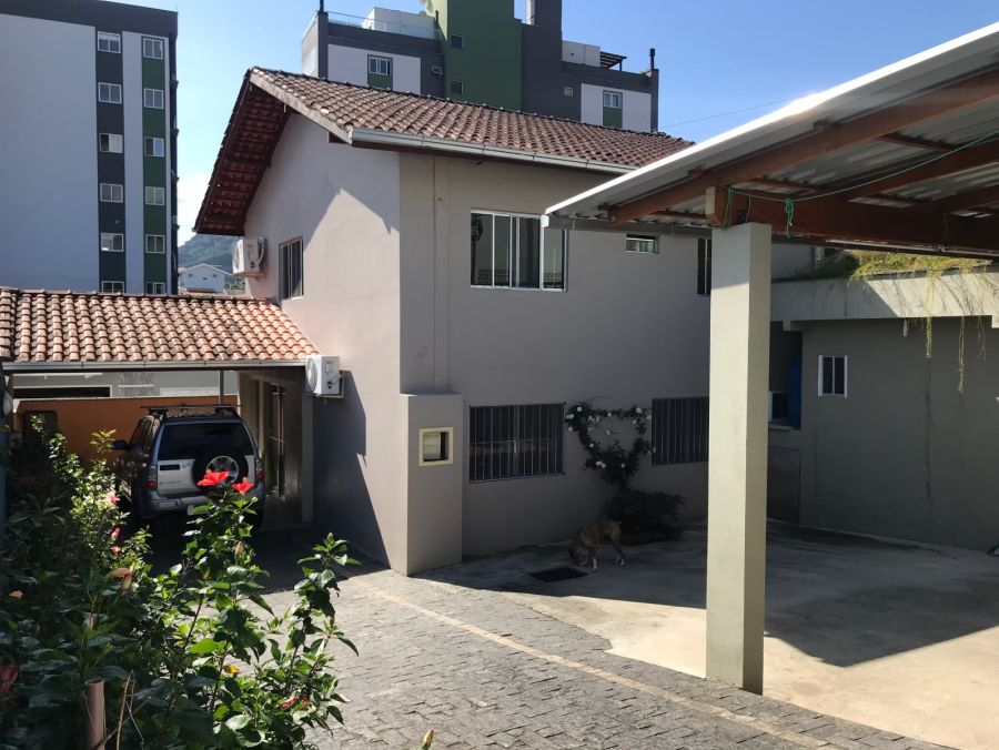 Casa com 4 Quartos no Nova Brasília, próximo ao Centro