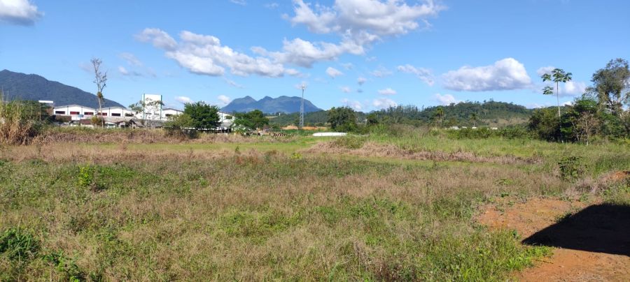 Imagem Área de 9.400m² no Três Rios do Norte: Perfeito para Lotes