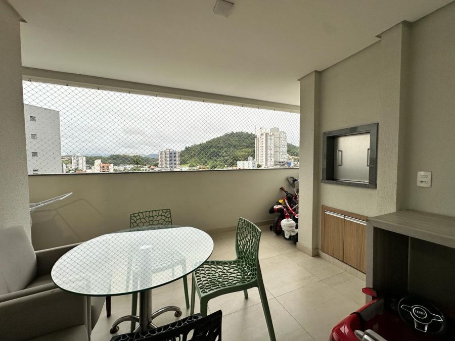 Imagem Apartamento Semimobiliado com 87,00 m² à Venda no Centro de Jaraguá do Sul