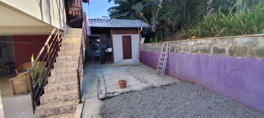 Imagem Casa  com 2 pavimentos e 4 Quartos no Bairro Estrada Nova