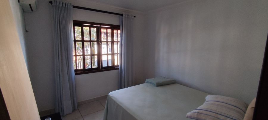 Imagem Casa  com 2 pavimentos e 4 Quartos no Bairro Estrada Nova