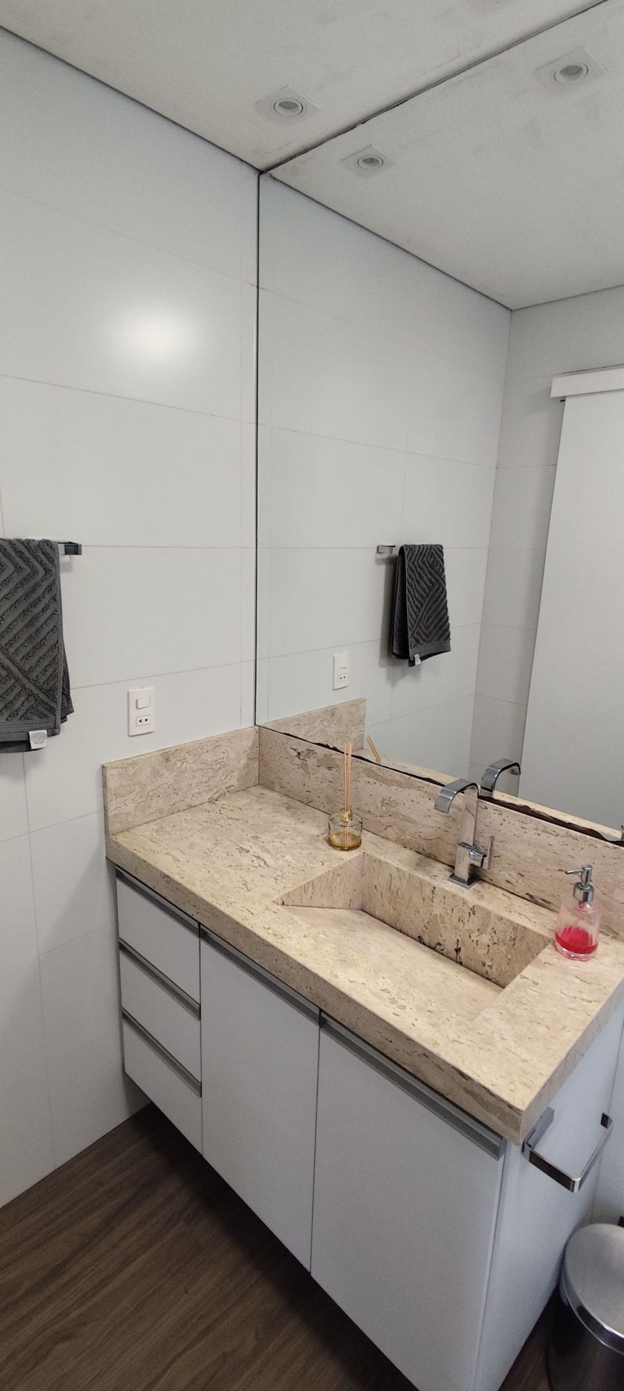 Imagem Apartamento mobiliado com 3 Quartos na Ilha da Figueira