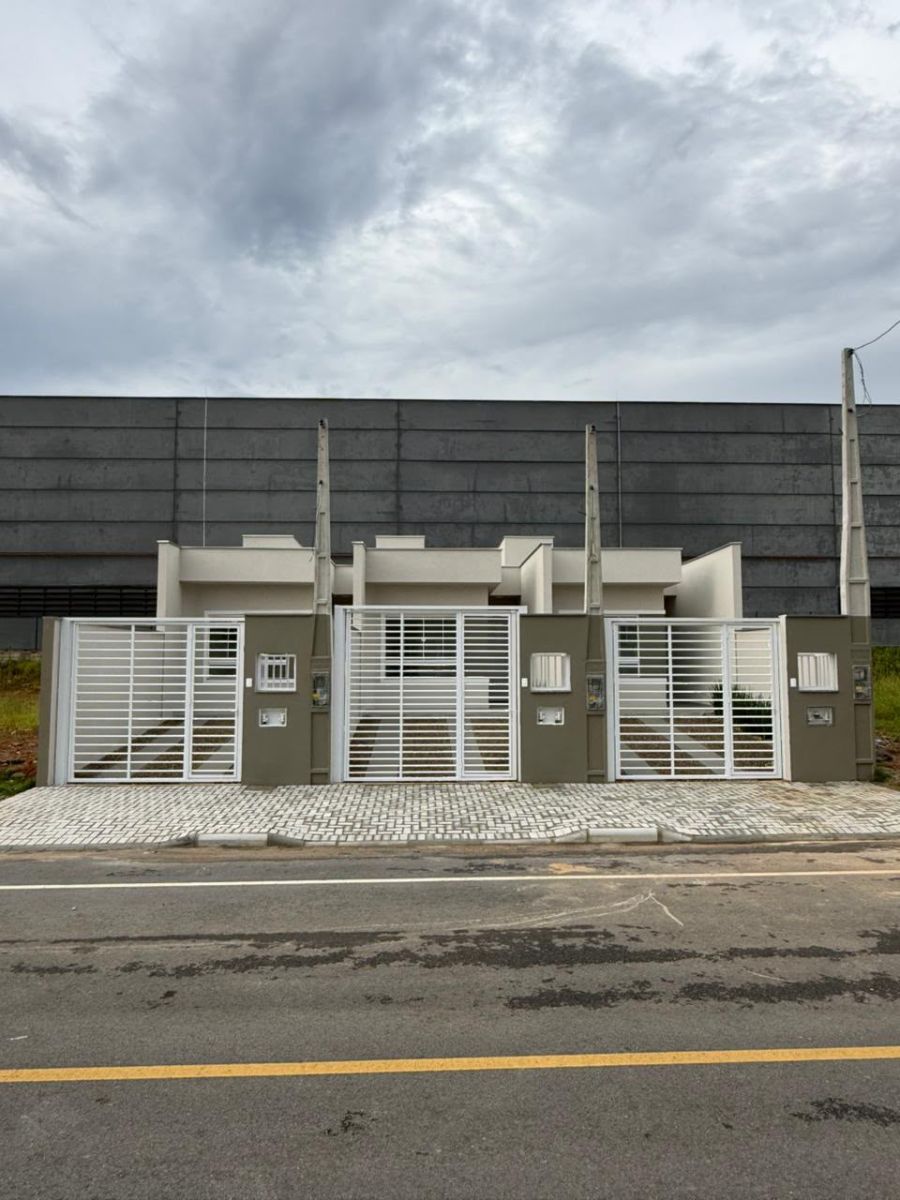 Geminado com suíte no bairro Rio Cerro I em Jaraguá do Sul