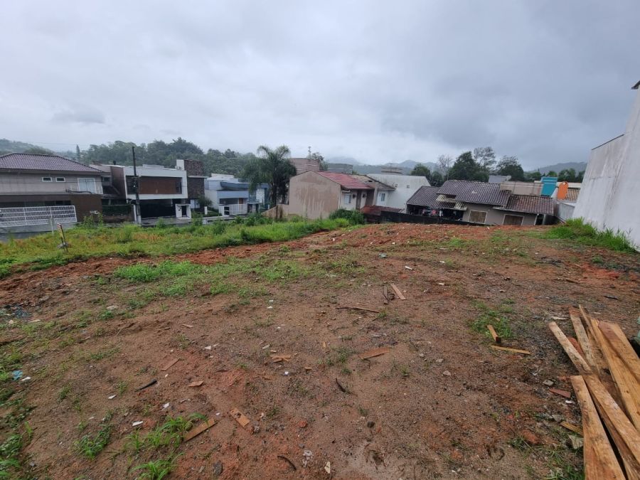 Imagem Terreno à venda no bairro Amizade, Jaraguá do Sul, com 336m²