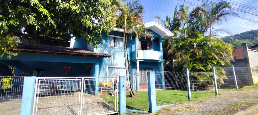 Imagem Ampla Casa de 2 Quartos no Bairro Ilha da Figueira