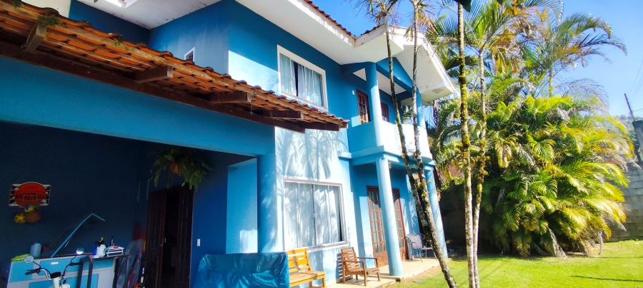 Ampla Casa de 2 Quartos no Bairro Ilha da Figueira
