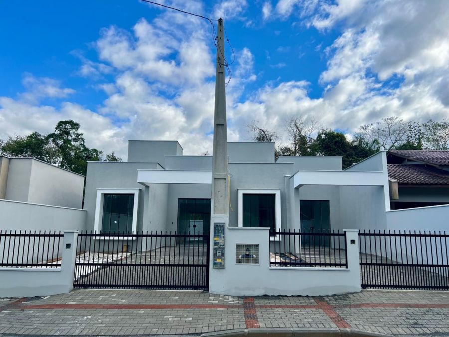 Geminado com 1 Suíte mais 1 quarto, Excelente padrão de acabamento