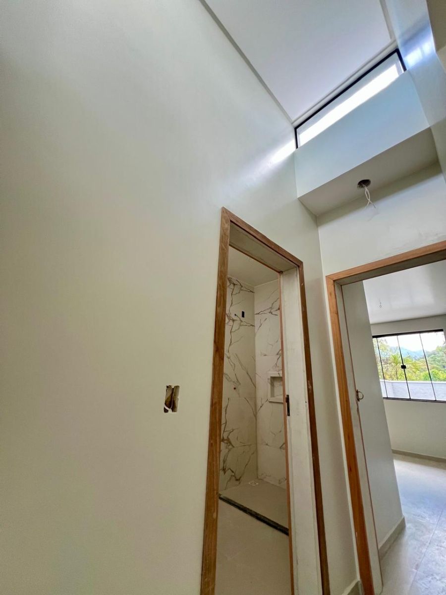 Imagem Geminado com 1 Suíte mais 1 quarto, Excelente padrão de acabamento