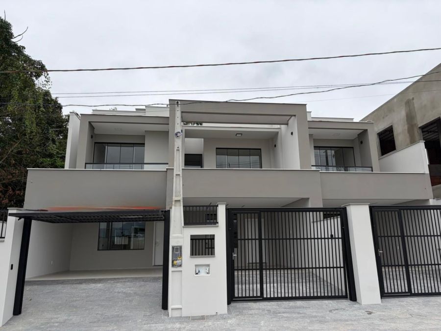 Geminado no Chico de Paulo com 2 suítes, 2 vagas de garagem e Churrasqueira