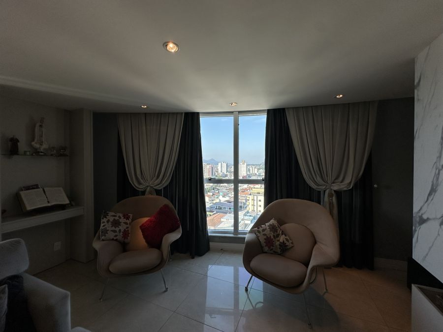 Imagem Cobertura no Centro com 1 Suíte + 2 Dormitórios e Piscina