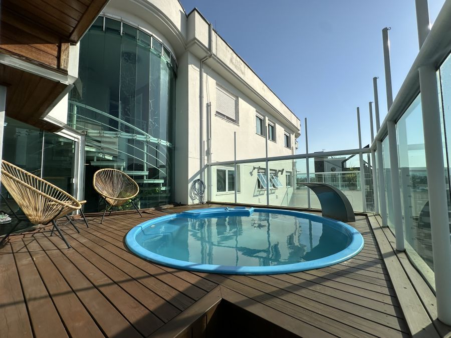 Imagem Cobertura no Centro com 1 Suíte + 2 Dormitórios e Piscina