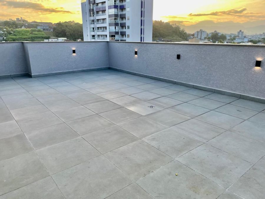 Imagem Cobertura no Centro com 4 Suítes, 263m² e Terraço Privativo