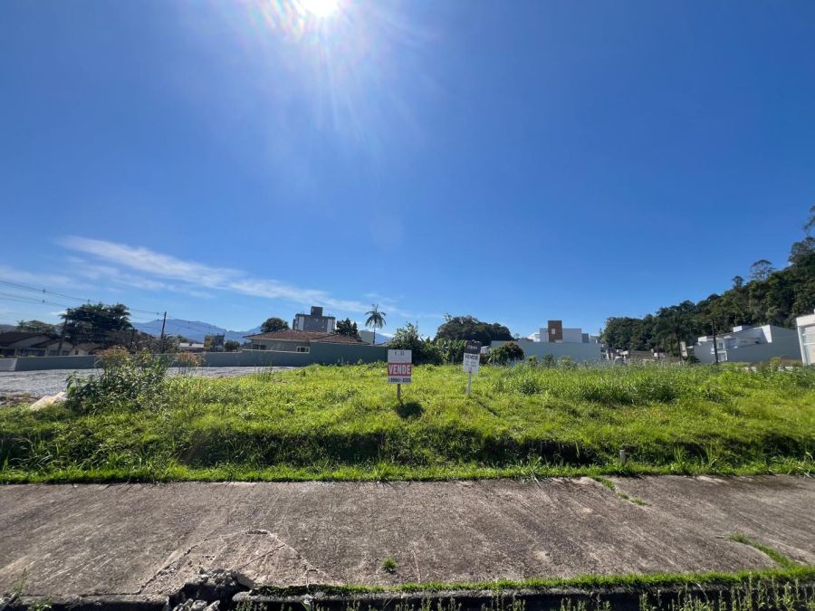 Imagem principal Terreno de 326,92 m² à Venda no Champs Élysées