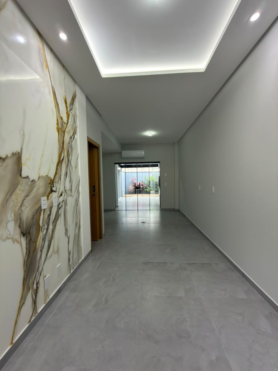 Imagem Casa geminada ao lado da via verde