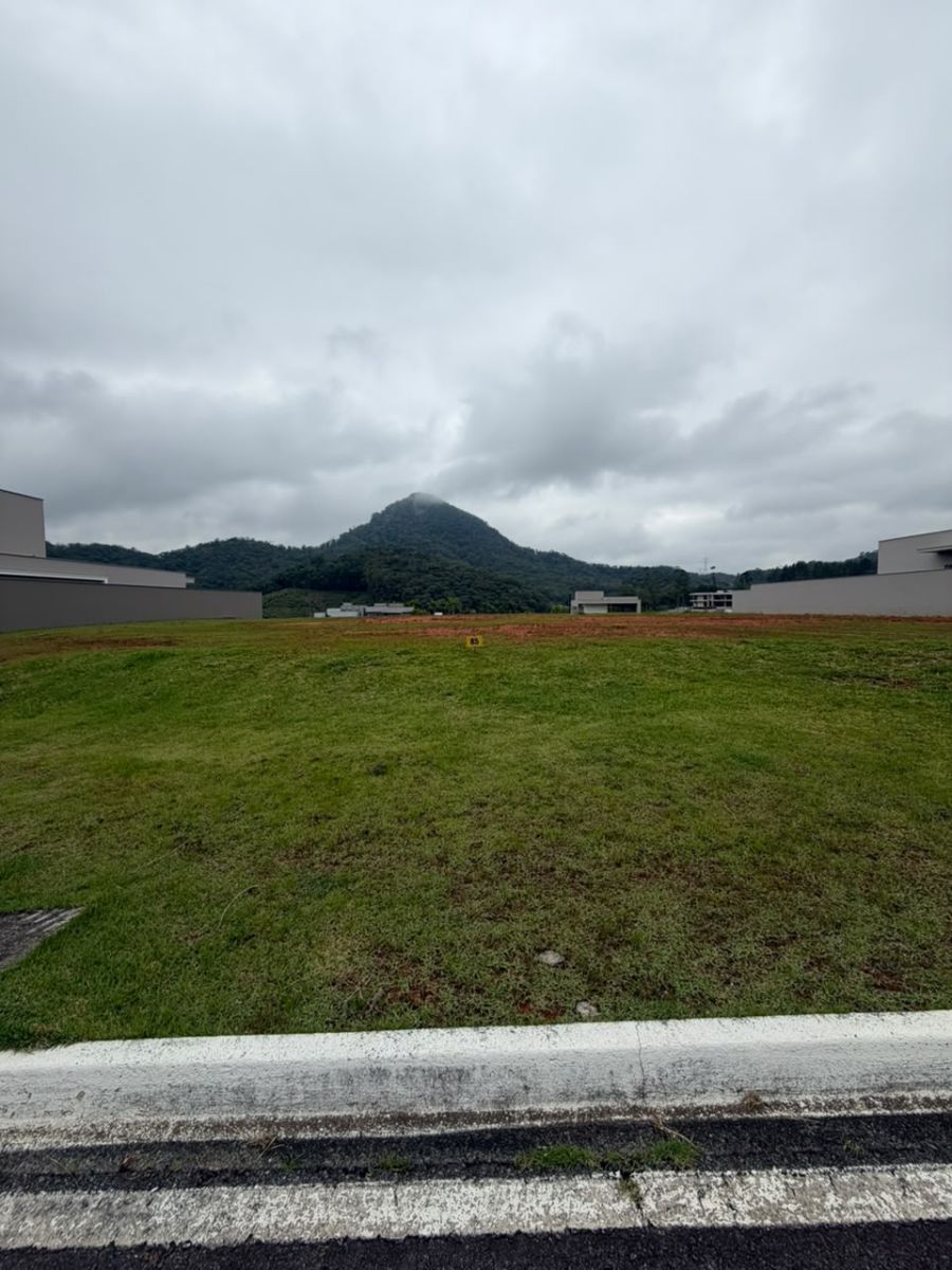 Imagem principal Lote de 560 m² em condomínio fechado à venda, Duquesa de Chartres - Jaraguá do Sul/SC